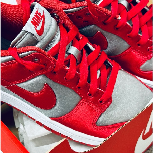 NWT - NIKE Dunk Low “UNLV Satin Red” Women’s DX5931-001 DEADSTOCK Size: US 7.5 - Picture 4 of 9